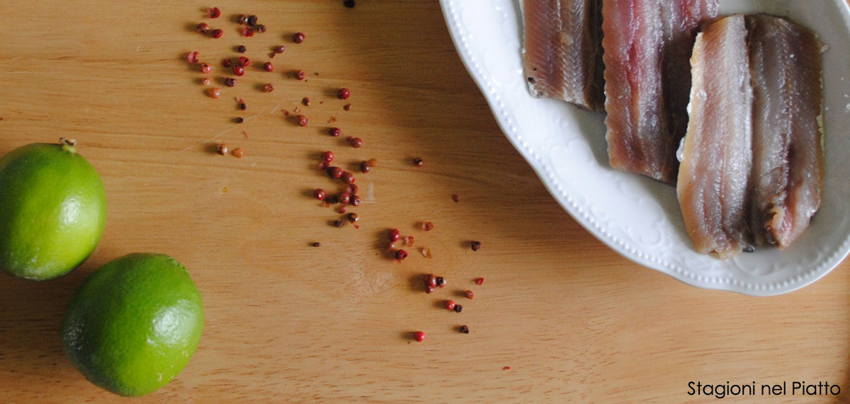 Ingredienti sardine marinate al lime e pepe rosa