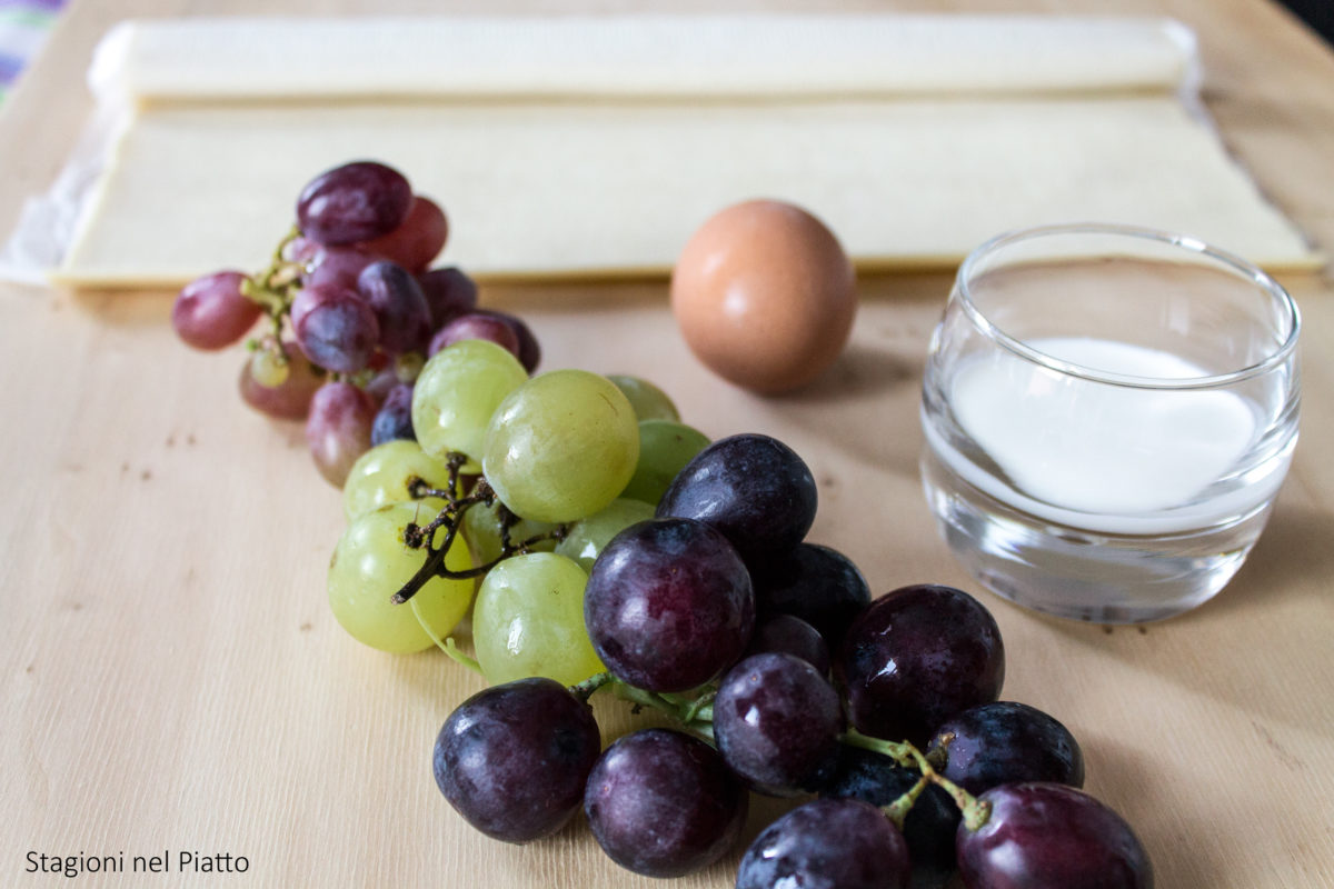 ingredienti sfogliatine all'uva