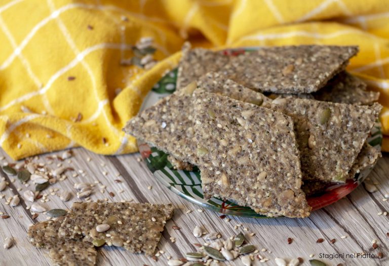 Crackers integrali ai semi - Stagioni nel Piatto